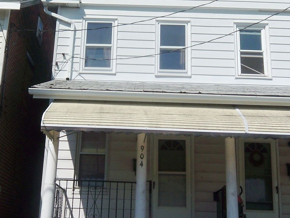 904 Pine Street