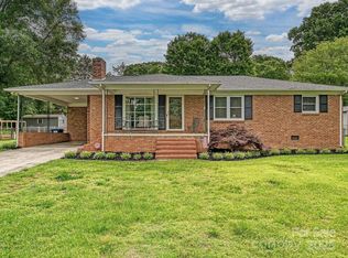 407 S Buckoak St, Stanley, NC 28164