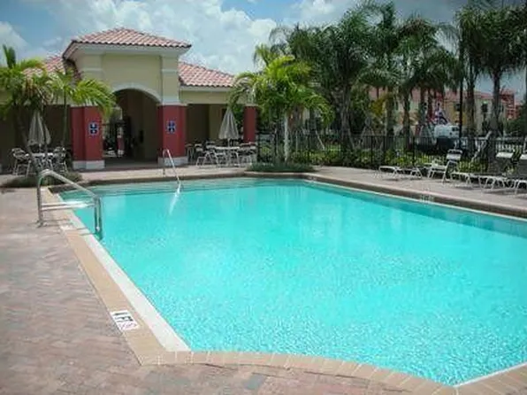 2928 Hidden Hills Rd, Royal Palm Beach, FL
