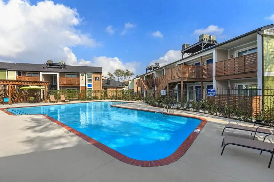 Los Prados Apartment Homes