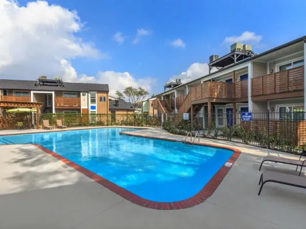 Los Prados Apartment Homes