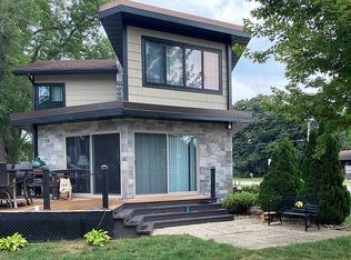 1219 S Shore Dr, Clear Lake, IA 50428