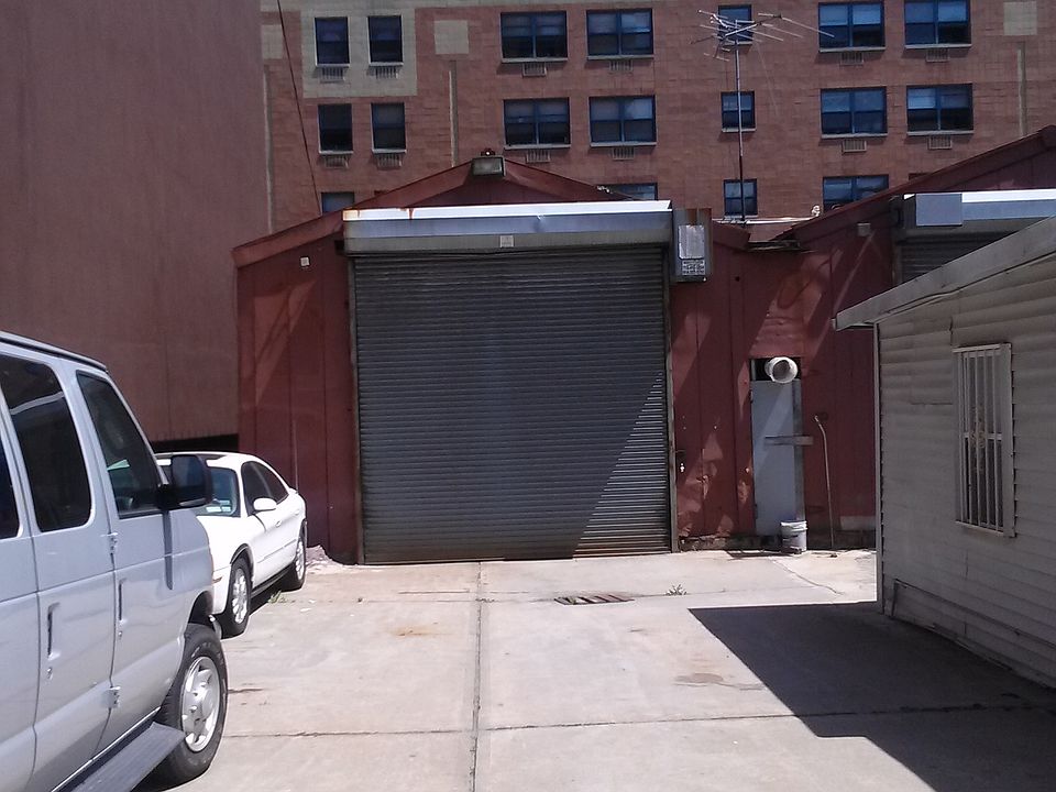 2nd image of 606 Jackson Ave