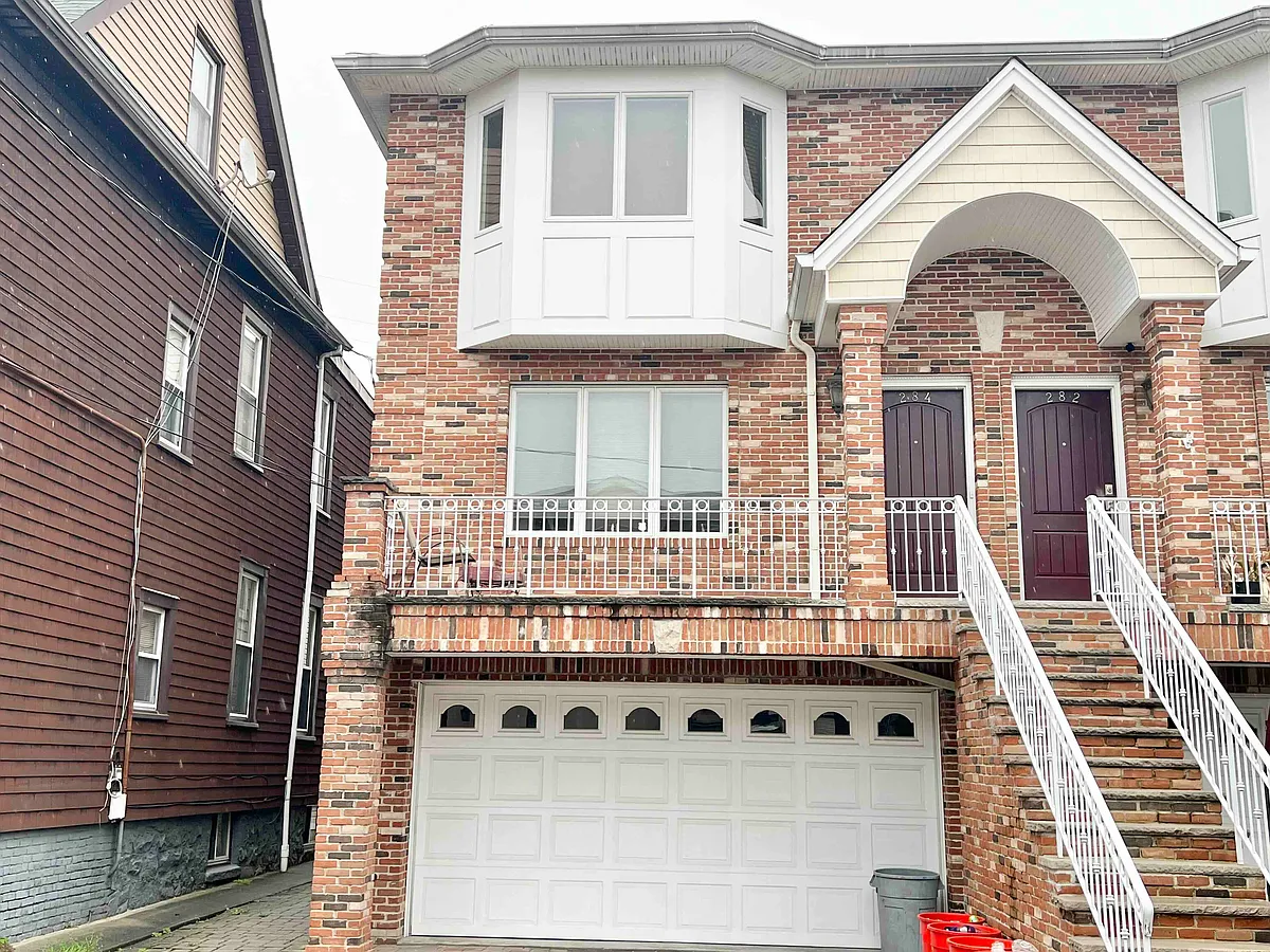 Building Photo - 284 John St #1