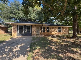 207 Westview St, Palestine, TX 75803
