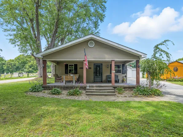 10760 N Shirley St, West Terre Haute, IN 47885