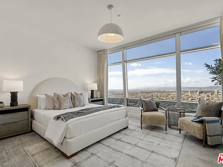 900 W Olympic Blvd #47G — Photo 38