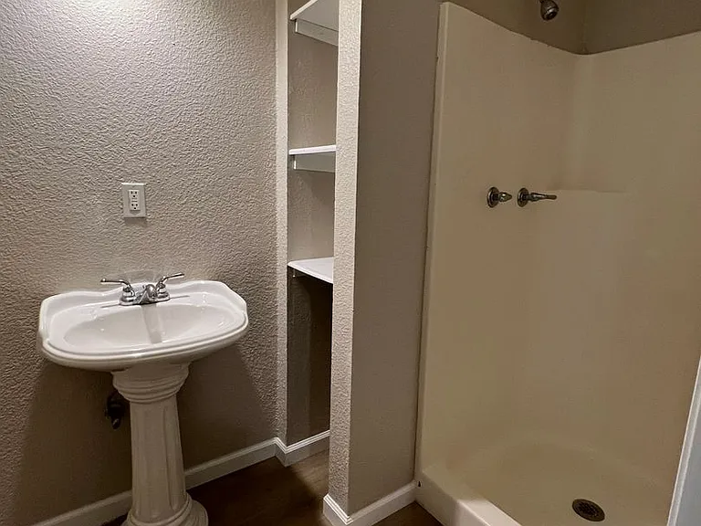 4203 SE Dorchester Dr — Photo 9