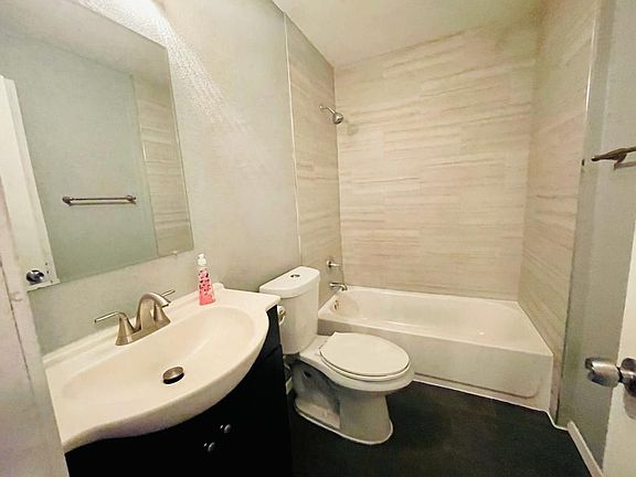 5th image of 5306 Woodland Oaks Ct Building B