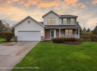3975 Camperdown Dr, Lansing, MI 48911