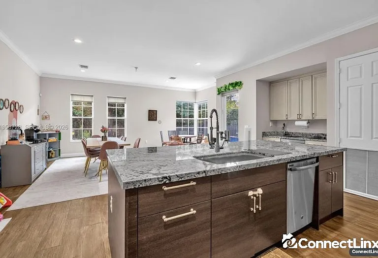 3545 Forest View Cir — Photo 12