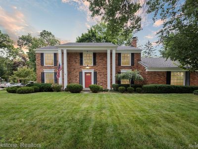 5869 Red Coat Ln, West Bloomfield, MI, 48322