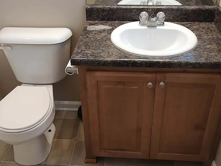 Primary bedroom ensuite