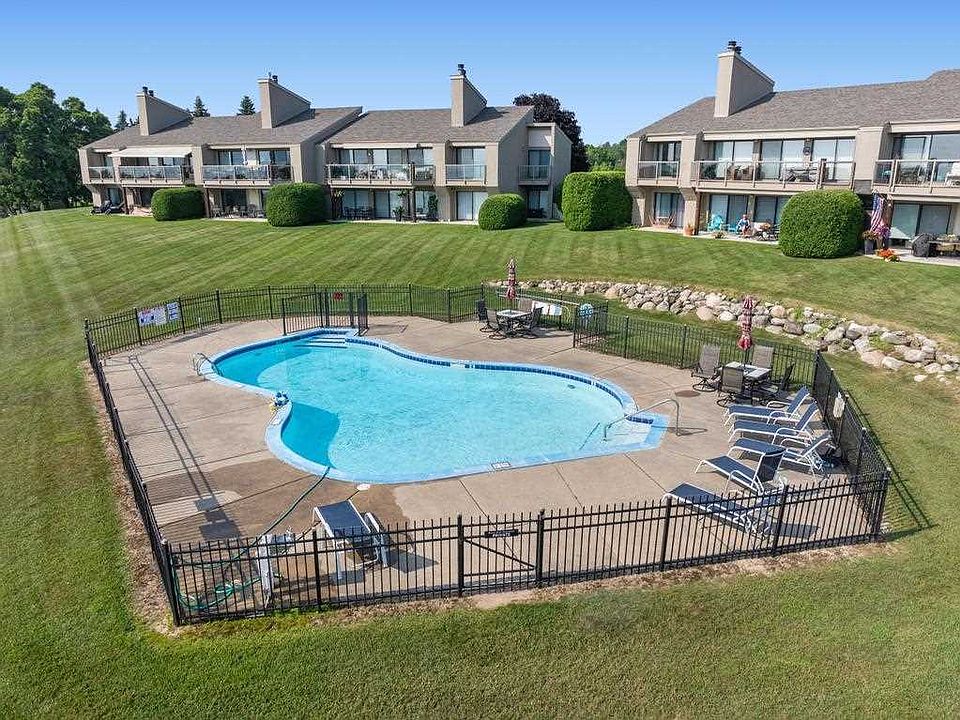 1st image of 1004 Marina Bluff Dr