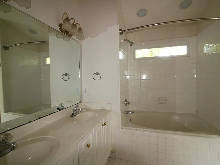 1437 Opal Ct — Photo 13