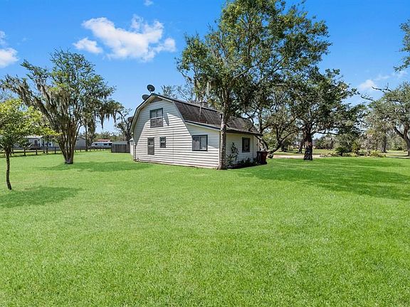 3rd image of 5684 County Road 319