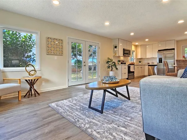 551 Kaniahe St, Wahiawa, HI 96786