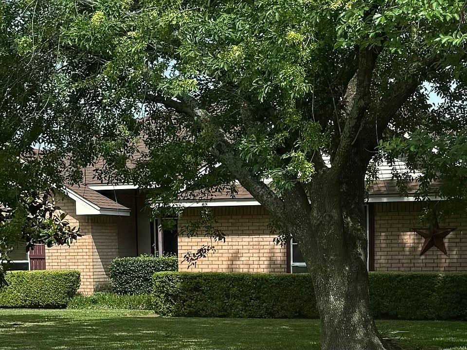 1st image of 202 Castleridge Dr