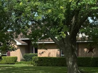 202 Castleridge Dr, Red Oak, TX 75154