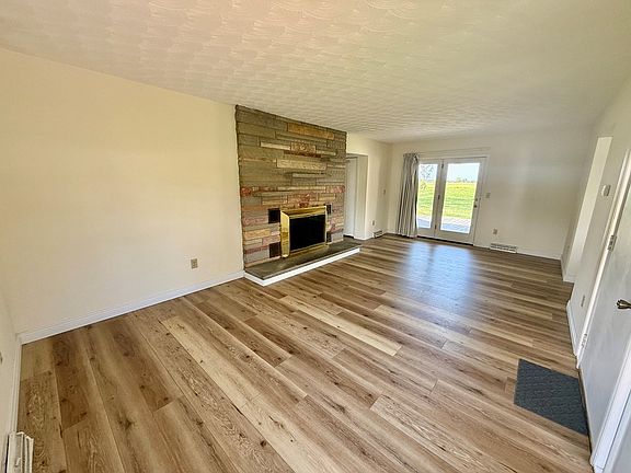 2nd image of 2707 Fairlane Dr