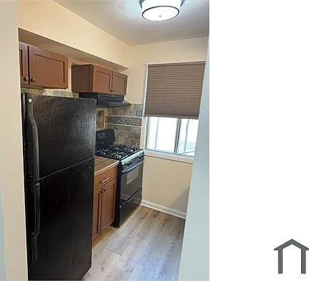 2 bed, 820 sqft, $1,825 — Photo 3
