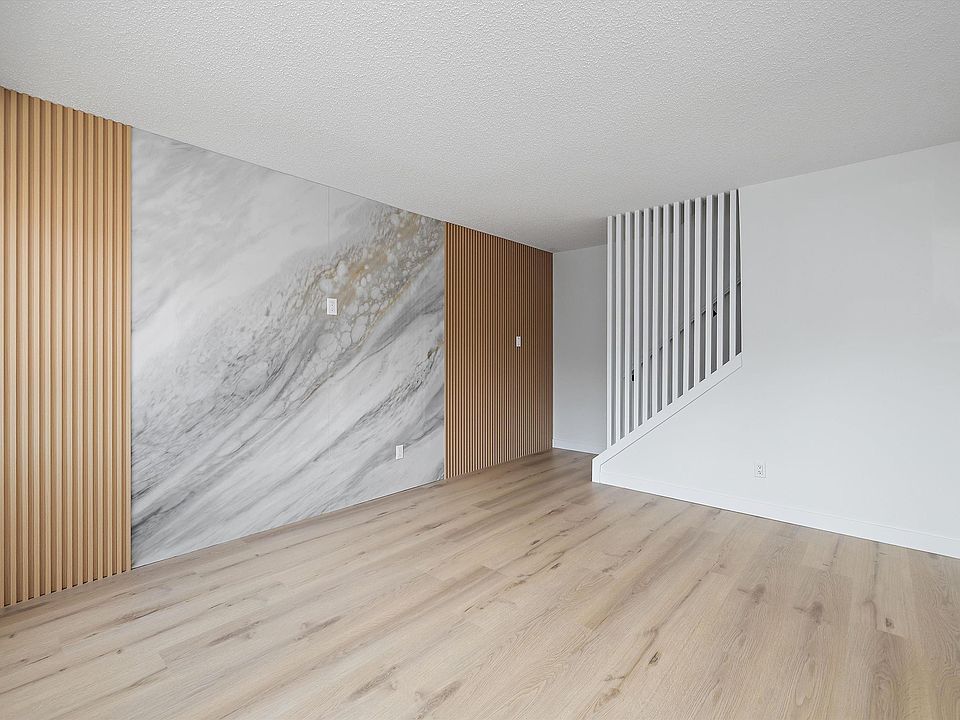 1st image of 84 Willowdale Pl NW