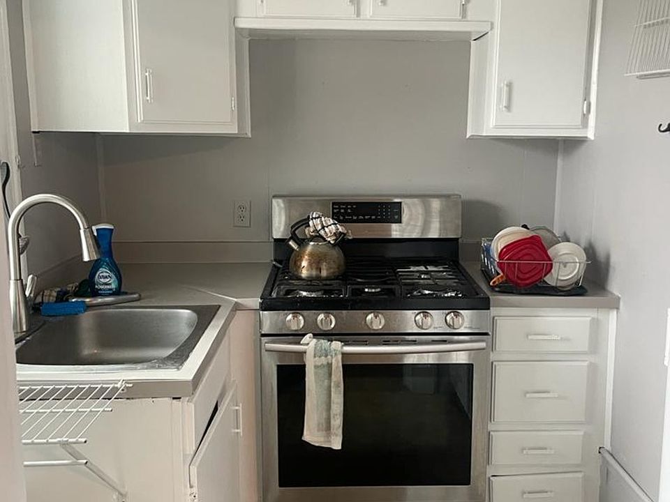 2nd image of 115 Park St #1