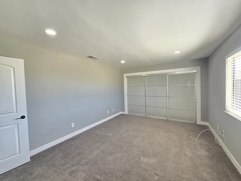 8472 Underwood Ave — Photo 11