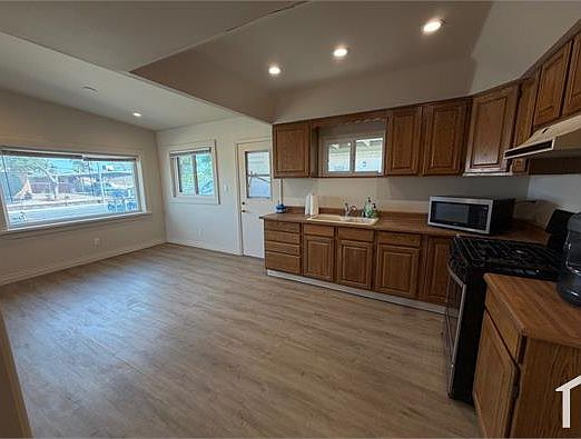 5th image of 909 Elko Way