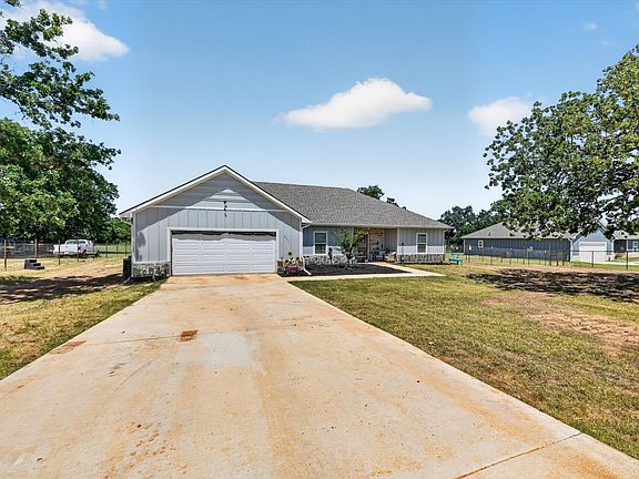 3rd image of 223 Julian Ln