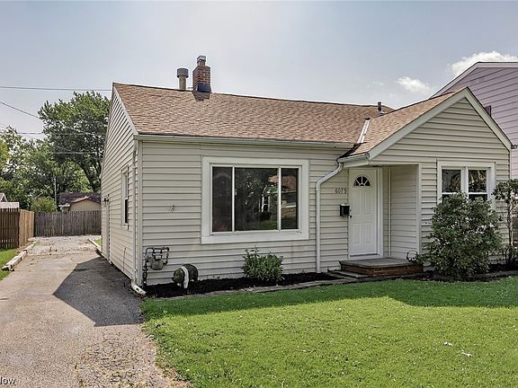 3rd image of 6079 Tall Oaks Dr