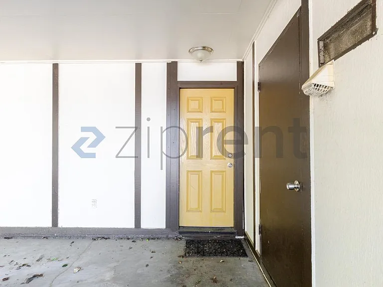 709 Adeline Pl — Photo 4