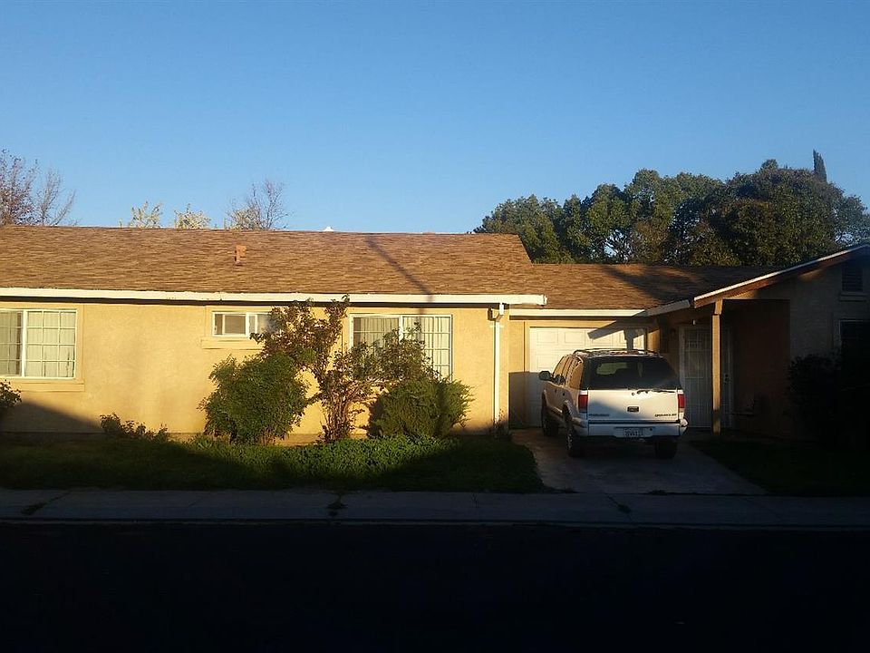 2nd image of 100 Mulberry Cir