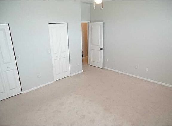 2nd image of 8289 Cascada Isle Dr