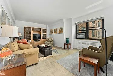 11 Riverside Drive