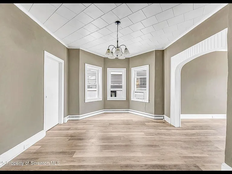 1061 Carmalt St — Photo 21