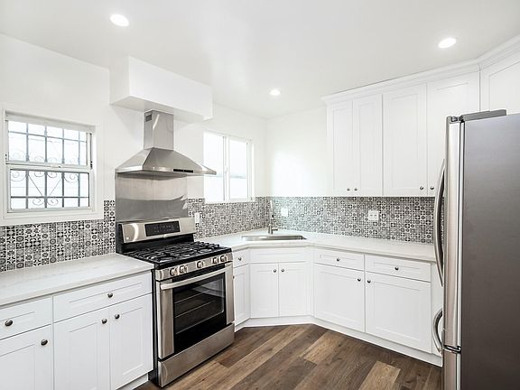 5th image of 7424 Dalton Ave