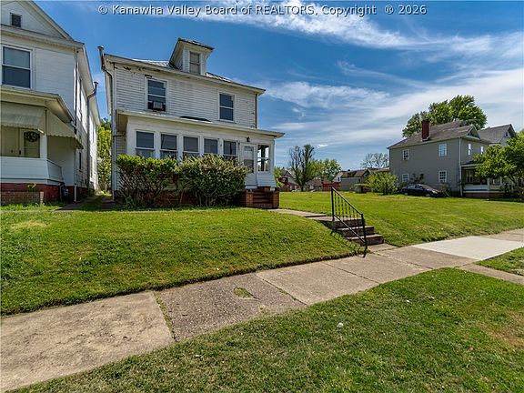 2nd image of 2331 9th Ave