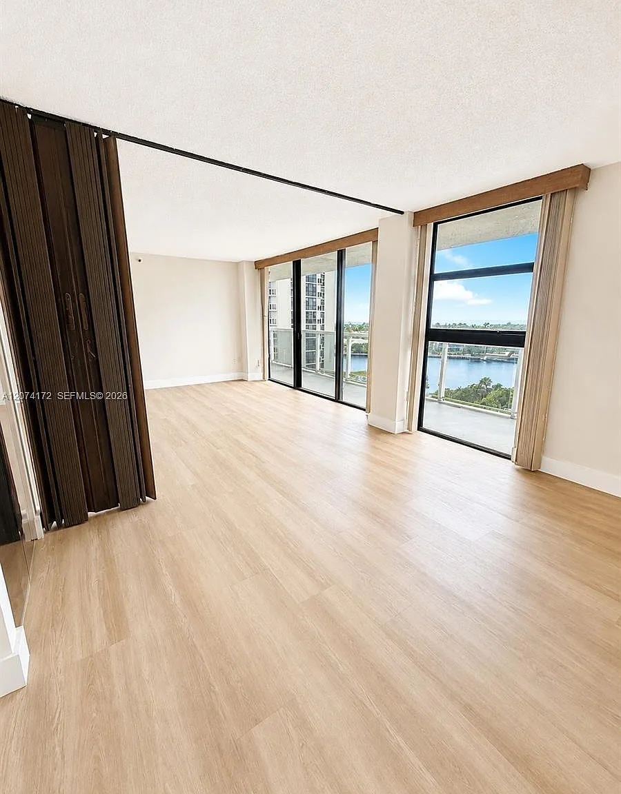 3 bed, 1449 sqft, $4,200 — Photo 3