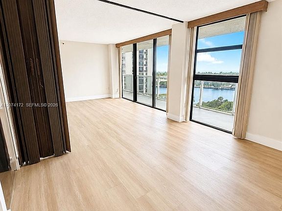 3rd image of 20505 E Country Club Dr APT 1037