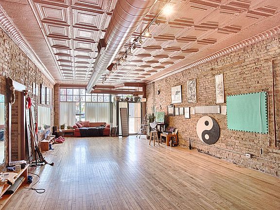 3rd image of 1123 N Ashland Ave #0