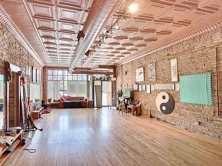 HUGE 1 Bedroom Apartment in Wicker Park — Photo 3