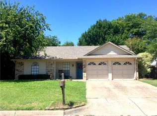 1116 Melvin Dr, Benbrook, TX 76126