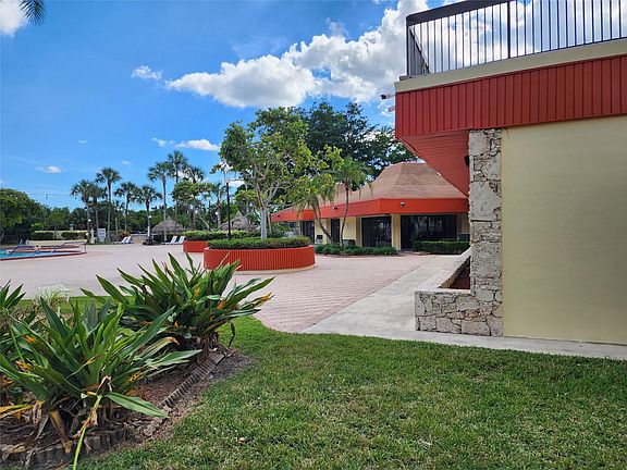 4th image of 3050 Holiday Springs Boulevard #207