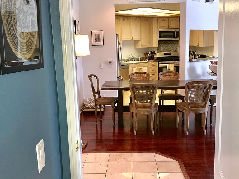 8349 Blackburn Ave #302 — Photo 82