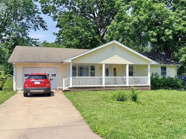 1726 Deringer Dr, Chillicothe, MO 64601