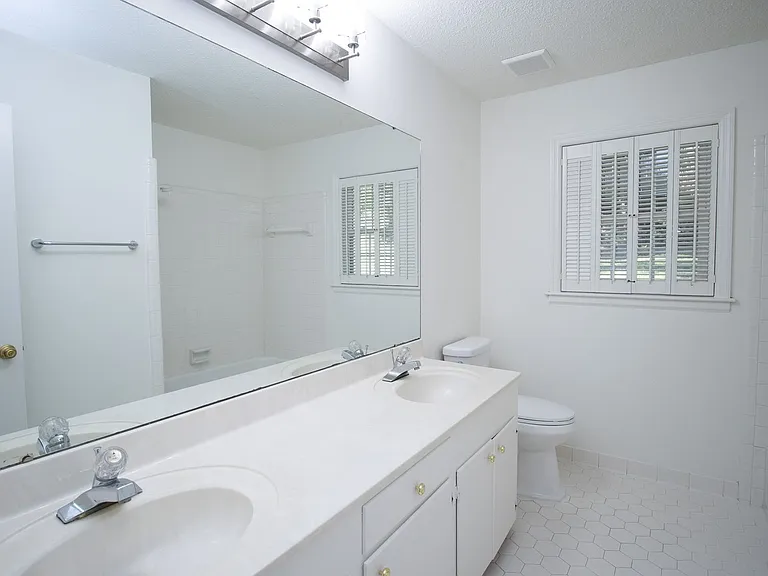 1110 Slann Dr — Photo 25