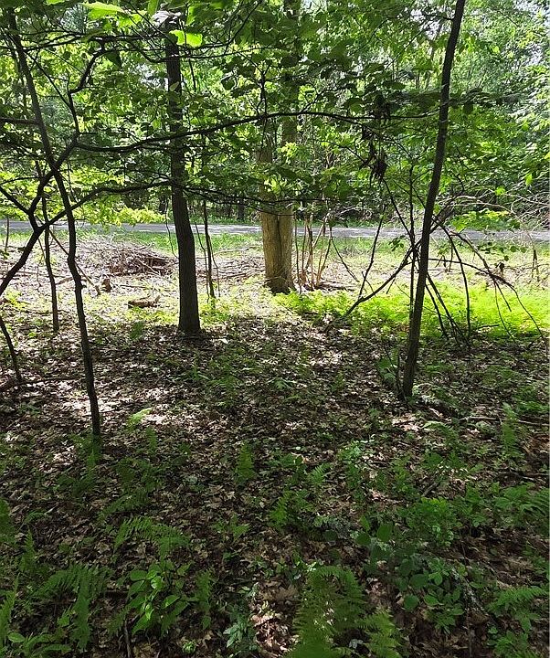 1st image of 18 Sixteen Quarry Ave