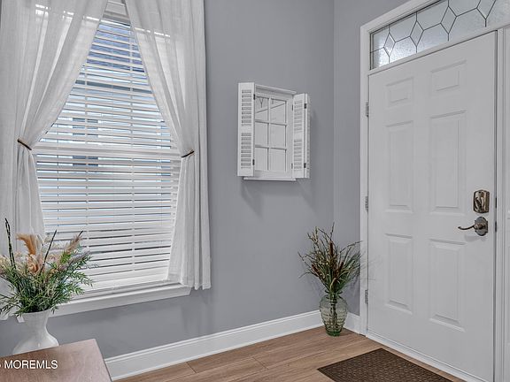 3rd image of 15 Summerwinds Drive