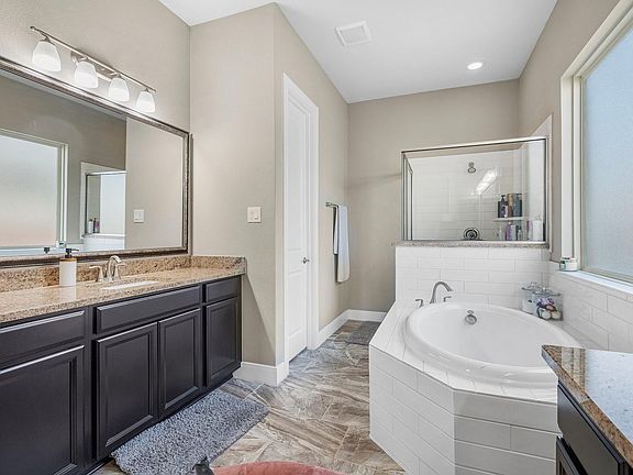5th image of 24910 Meadowthorn Crest Ln